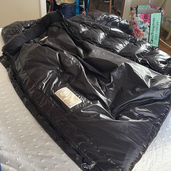 MICHAEL KORS Puffer Coat - Picture 9 of 13